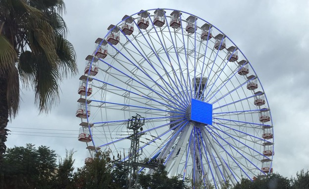 גלגל ענק בלונה פארק