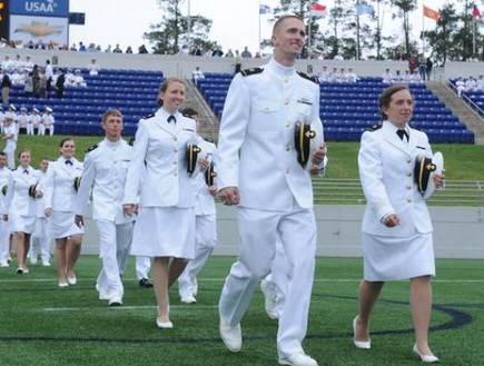 חובלות בחיל הים האמריקאי (צילום: navytimes.com)