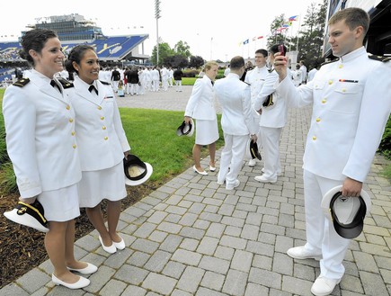 חובלות בחיל הים האמריקאי (צילום: navytimes.com)