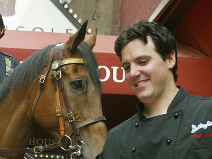 קפץ לנהר ההאדסון. קרניגלה