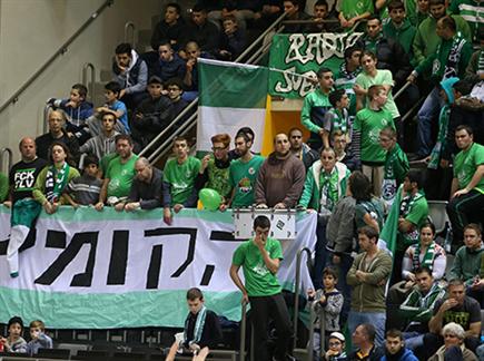 עדיין לא כמו בכדורגל, הקהל של חיפה (יוסי שקל) (צילום: ספורט 5)