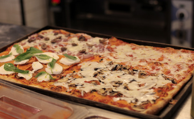טוני וספה תבנית פיצה בטטה (צילום: ג'רמי יפה, אוכל טוב)