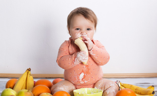 תינוק אוכל (צילום: Shutterstock)