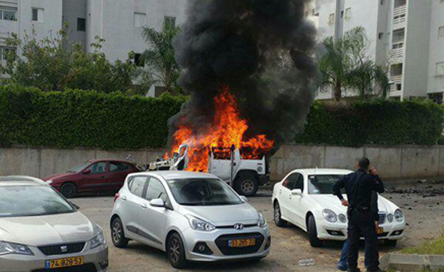 פיצוץ רכב בצפון תל אביב (צילום: חטיבת דובר המשטרה)