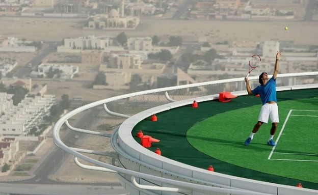 טניס בשחקים (צילום: Burj Al Arab)