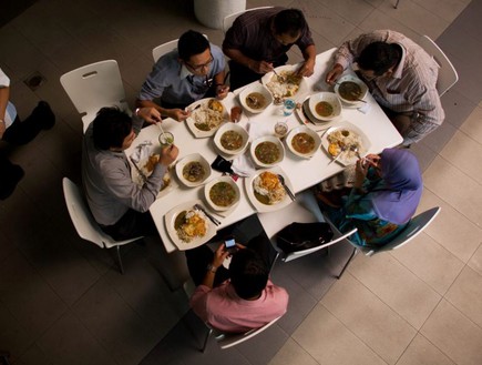 ארוחת צהריים במקום עבודה ארוחת צהריים במקום עבודה