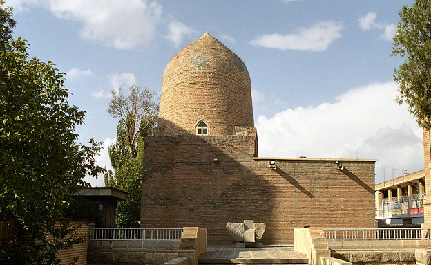 אדריכלות באיראן, קבר אסתר ומדרכי (צילום: Philippe Chavin (Simorg) באדיבות ויקיפדיה)