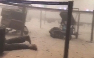 תיעוד: שניות לאחר הפיגוע בנמל התעופה (צילום: חדשות 2)