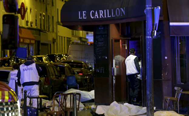 אחת מזירות הטבח בפריז בחודש נובמבר (צילום: רויטרס)