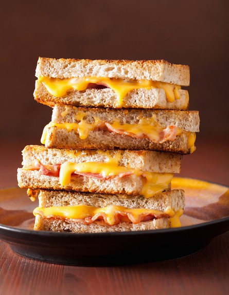 כריך גבינה מותכת גריל צ'יז סנדוויץ' (צילום: Shutterstock)