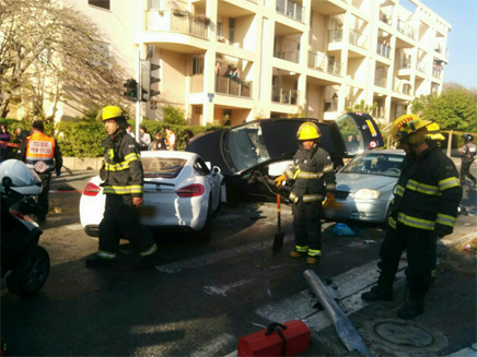 אם ובנה התינוק במצב קשה מפגיעת רכב (צילום: תיעוד מבצעי מד