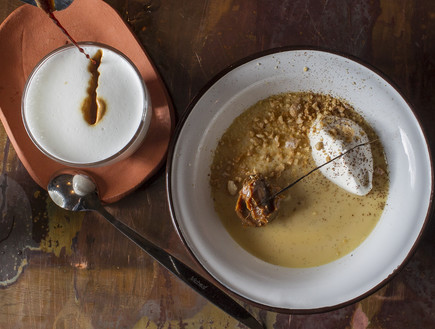 טוטומה. קרם קרמל ונצואלי עם ריבת חלב.  (צילום: אנטולי מיכאלו)