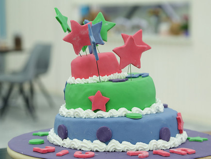 עוגת יום הולדת - שכבות שוקולד (צילום: דניאל בר און, בייק אוף ישראל)