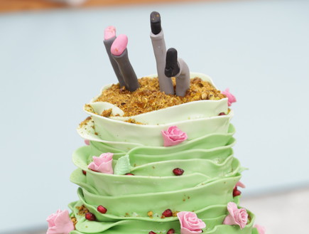 עוגת חתוונה פיסטוק (צילום: דניאל בר און, mako אוכל)