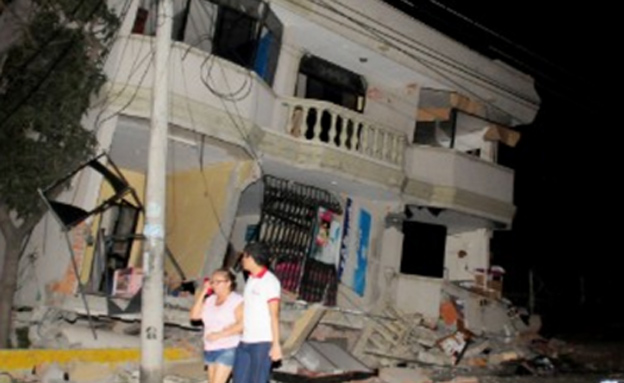 הרס נרחב והרוגים ברעידת אדמה באקוודור (צילום: CNN)