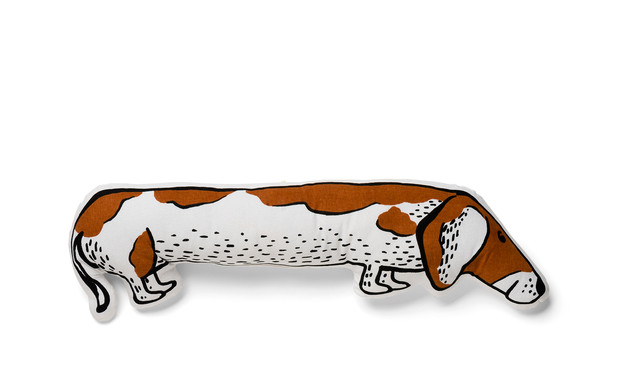 כרית נוי בצורת כלב (צילום: יונתן בלום)
