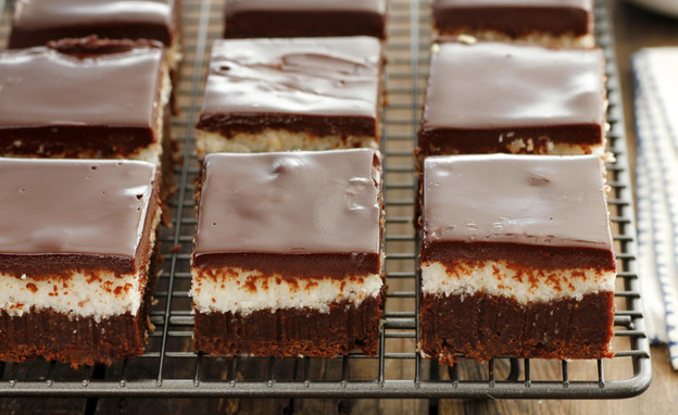 בראוניז שוקולד קוקוס (צילום: נטלי לוין, עוגיו.נט)