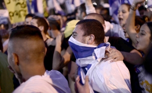 הפגנה למען החייל בכיכר רבין (צילום: חדשות 2)