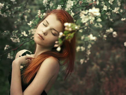 אישה נרגעת (צילום: Shutterstock)