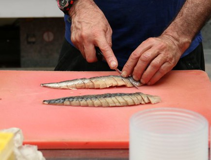 שוק רמלה מעדניית האחים דגים מלוחים (צילום: ג'רמי יפה,  יחסי ציבור )