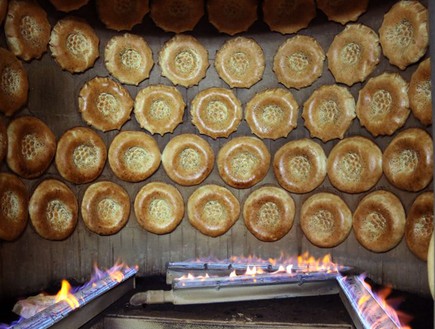 שוק רמלה לחם בוכרי מאפייה (צילום: ג'רמי יפה,  יחסי ציבור )