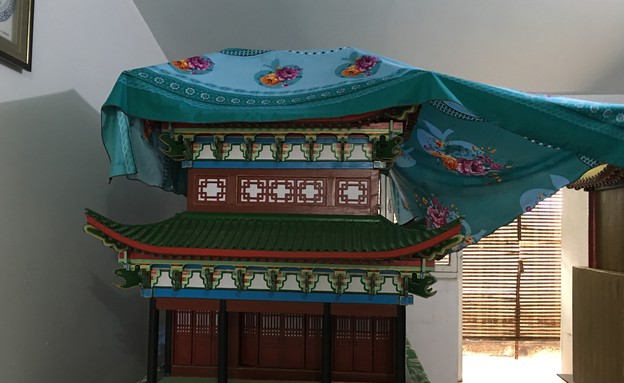 מודל של בית הכנסת הגדול בקאיפנג שהתקיים עד 1850 ונבנה על ידי אביה (צילום: ג'ק הלפרן)