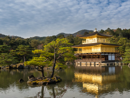 בניינים שחייבים לראות, המקדש המוזהב בקיוטו יפן (צילום: Shutterstock)