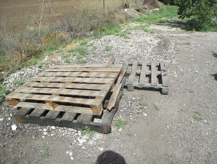 שידת מנגל,פלאקטים מעץ ישנים