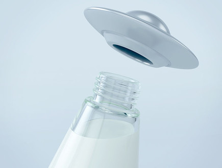 אריזות, בקבוקי חלב, צילום (צילום: Imedia Creative Bureau)