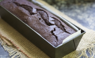 עוגת שוקולד קוקוס בקערה אחת (צילום: קרן אגם, mako אוכל)
