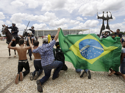 הפגנות בברזיל (צילום: רויטרס)