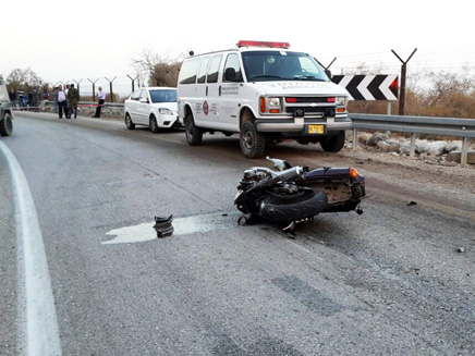 רוכב אופנוע נהרג בתאונה. ארכיון (צילום: דוברות מד