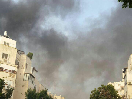 השריפה בתל אביב (צילום: דוברות כיבוי והצלה ת
