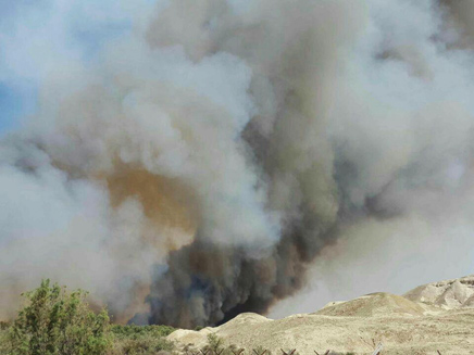 עדיין אין שליטה על האש (צילום: דוברות כברות מחוז יו