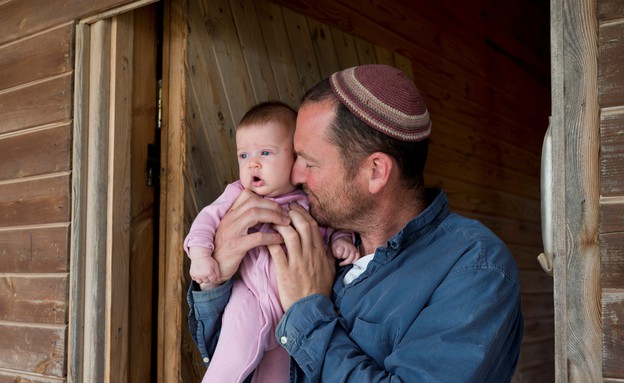 ידידיה משולמי ובתו (צילום: יונתן בלום)