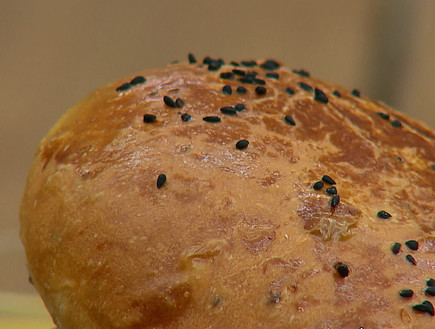 לחם בולו (צילום: מתוך בייקאוף ישראל, שידורי קשת)
