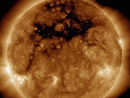 חור שחור בשמש (צילום: NASA)