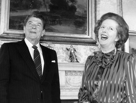 ראש הממשלה מרגרט תאצ'ר והנשיא רונלד רייגן צוחקים (צילום: Keystone, GettyImages IL)