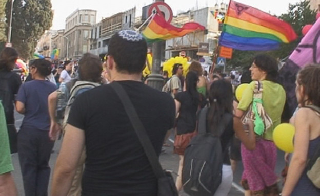 כתבה על אביעד דורון בחור דתי הומוסקסואל (וידאו WMV: חדשות)