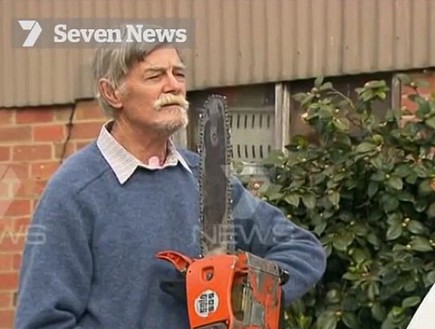 ניסר את פניו