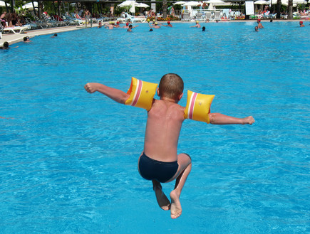 בריכת שחייה (צילום: Shutterstock)