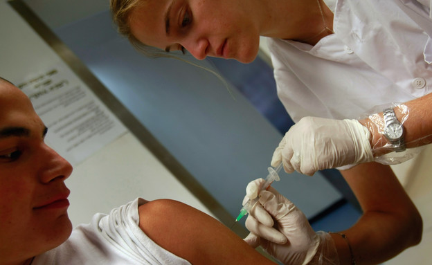 חיסונים ביום הגיוס (צילום: David Silverman, GettyImages IL)