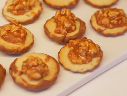 עוגיות בוטנים, טופי ושוקולד (צילום: דניאל בר און, בייק אוף ישראל)