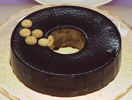 עוגת שוקולד פסיפלורה (צילום: דניאל בר און, בייק אוף ישראל)
