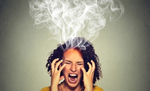 אישה כועסת (צילום: pathdoc, Shutterstock)