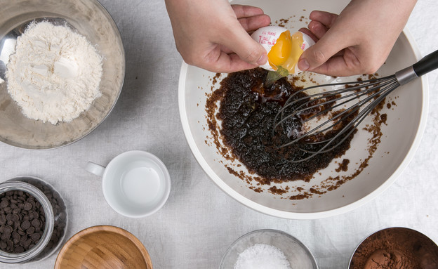 מוסיפים ביצה