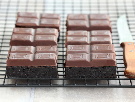 בראוניז קוביות שוקולד (צילום: ענבל לביא, mako אוכל)