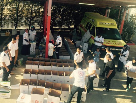 איסוף וחלוקת מזון לרמדאן (צילום: דוברות מד