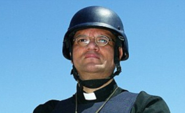 הכומר אנדרו וויט (צילום: icin.org.uk)