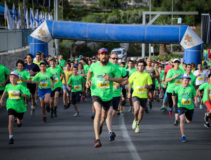 מרתון גוש עציון ואפרת, אפריל 2016 (צילום: גרשון אלינסון, פלאש 90)